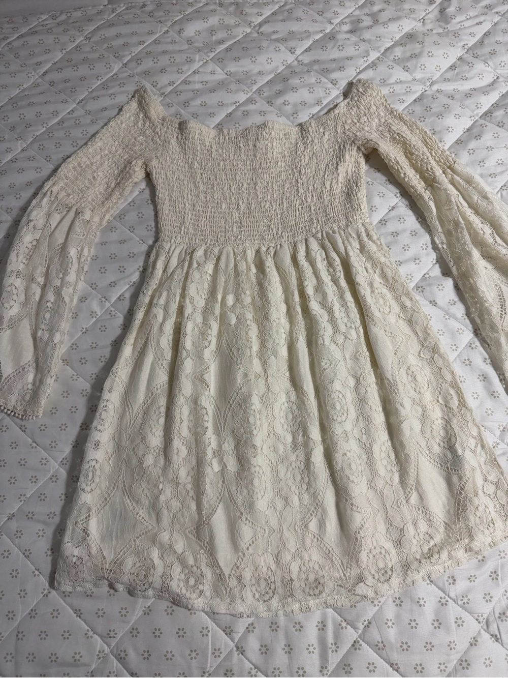 Xhilaration Cream Lace Smocked Bodice Long Sleeve Dress